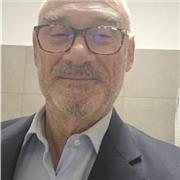 Professional coach teaches effective communication and public speaking